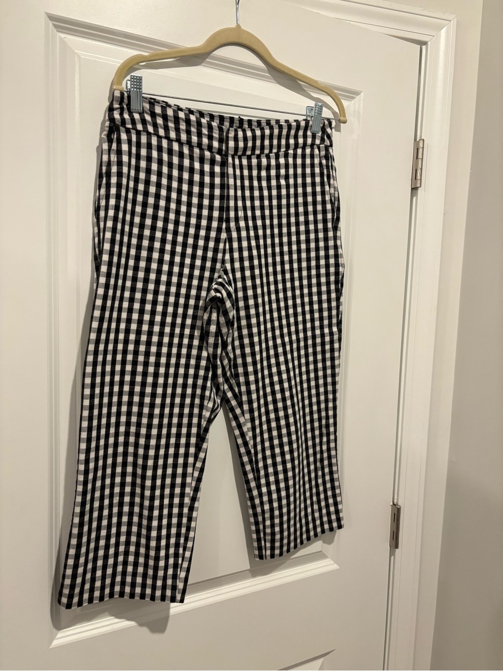 Stretchy capris